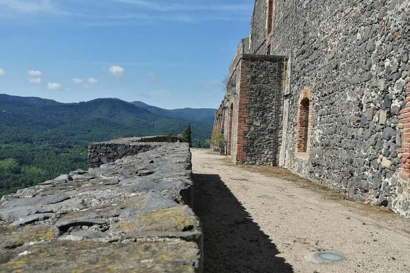 Tour Girona, Castell d'Hostalric & Roca Village - Lunch and Local Flavors