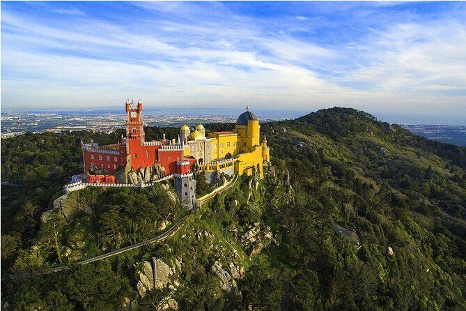 Tour group Sintra : Pena Palace, Regaleira, Cabo DA Roca and Cascais - FAQs
