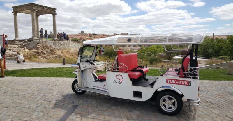 Tour Guiado En Tuk Tuk Recorre Avila De La Forma Mas Comoda - Key Points