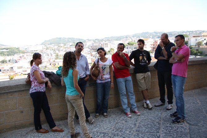Tour in the ruins of Pozzuoli with an archaeolgist. - FAQ