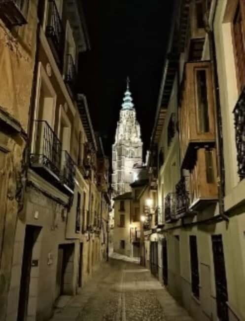 Tour Nocturno de Leyendas y Misterios con Subterráneo - Key Points