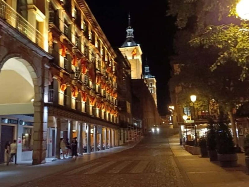 Tour Nocturno de Leyendas y Misterios con Subterráneo - The Itinerary in Detail