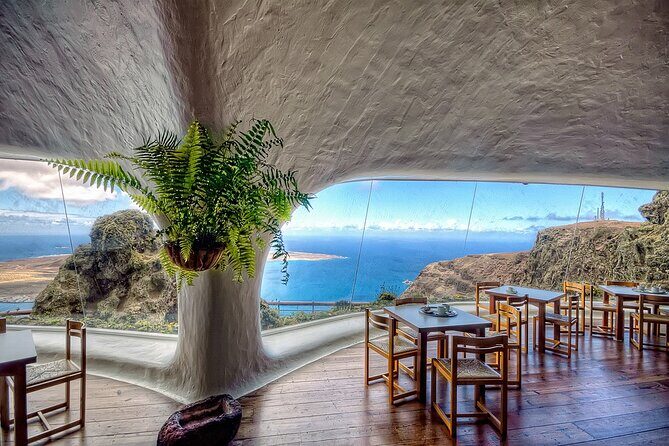 Tour of Jameos del Agua, Cueva de los Verdes and Viewpoint from the cliffs - FAQs