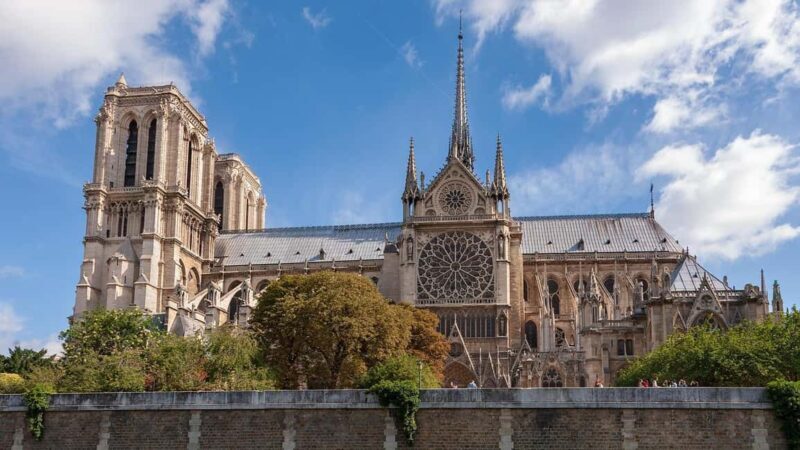 Tour of medieval Paris with a specialist guide - Discovering the Heart of Medieval Paris