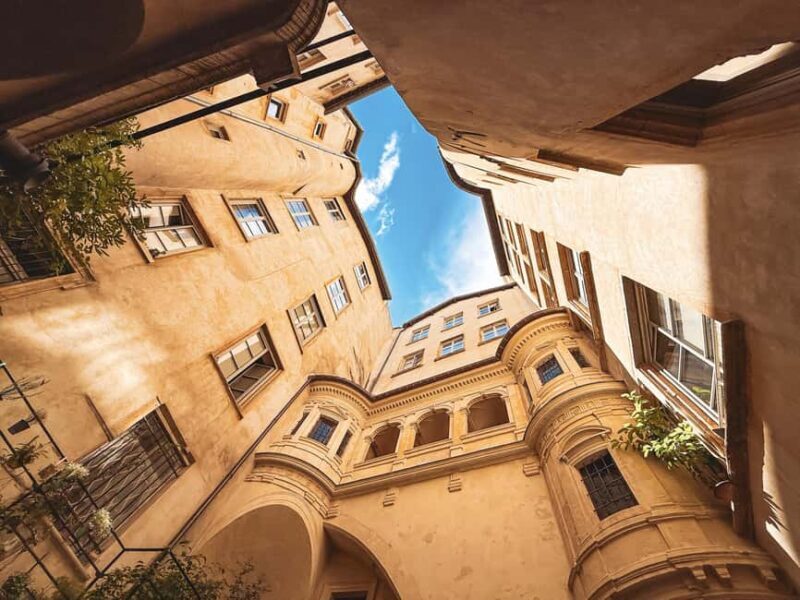 Tour of Old Lyon in Bellecour with a guide - FAQ