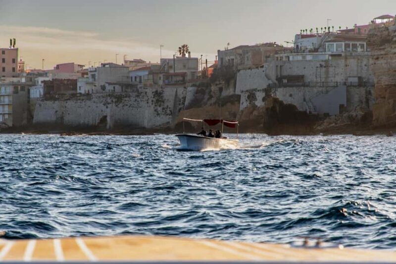 Tour of Ortigia by Boat with Lunch on Board - Key Points