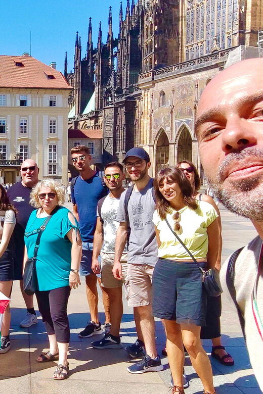 Tour of Prague Castle in italian language ticket included - Key Points