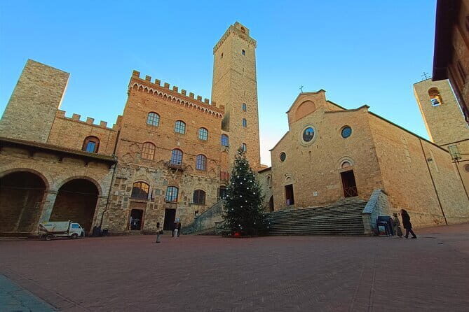 Tour of San Gimignano and Private Wine Experience in Chianti - Why This Tour Works Well