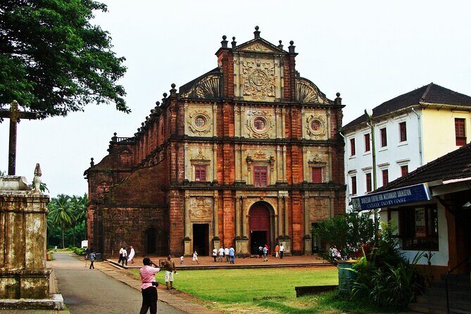 Tour of the Basilica of Guadalupe with Plaza de las Tres Culturas - Who Is This Tour Best For?