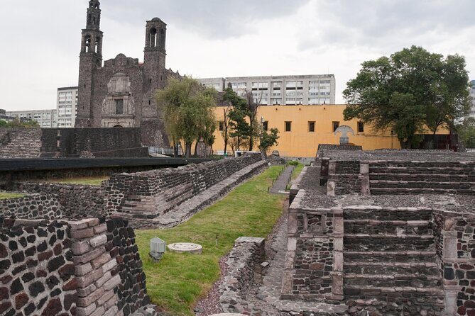 Tour of the Basilica of Guadalupe with Plaza de las Tres Culturas - FAQs