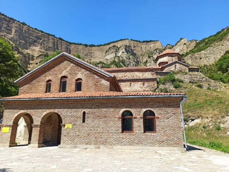 Tour of the Didgori Battle Memorial, Shiomghvim Monastery - Details That Matter