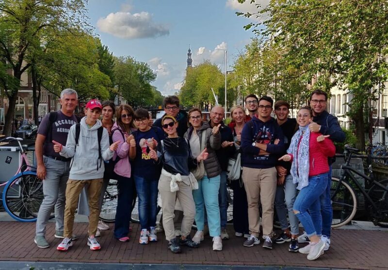 Tour of the historical center of Amsterdam in Italian - The Practical Side: What’s Included and What’s Not