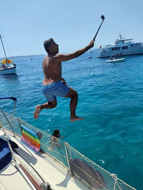 Tour of the islands of the archipelago with lunch and drinks - Key Points