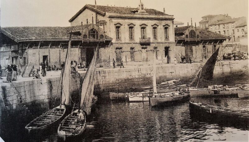 Tour privado por Gijón - A Cultural and Personal Touch: Jovellanos’ Birthplace