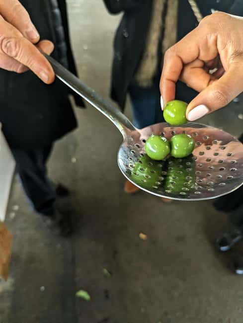 Tour SantAmbrogio Market Like a Local & Tuscan Tastings - What to Expect on the SantAmbrogio Market Food Tour
