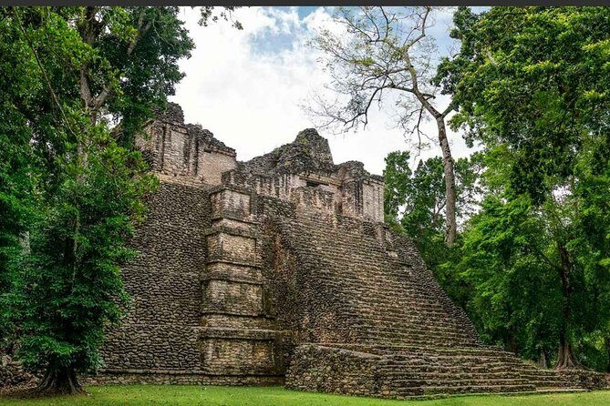 Tour to Dzibanche and Kohunlich with Transportation and 3 Course Meal Included - Transportation and Group Size