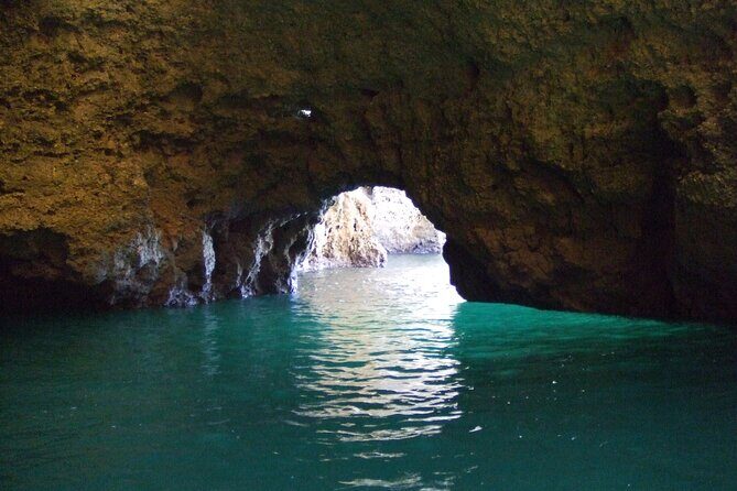 Tour to inside the Caves /Grottos the Ponta da Piedade -Lagos - Key Points