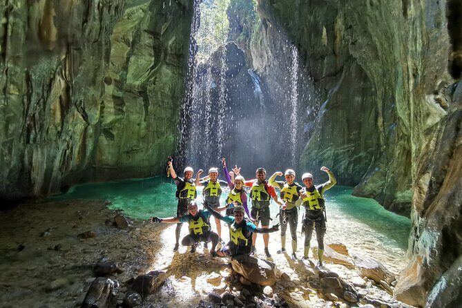 Tour to Matacanes, jumps into the water, rappelling, incredible landscapes - What Is the Matacanes Tour?