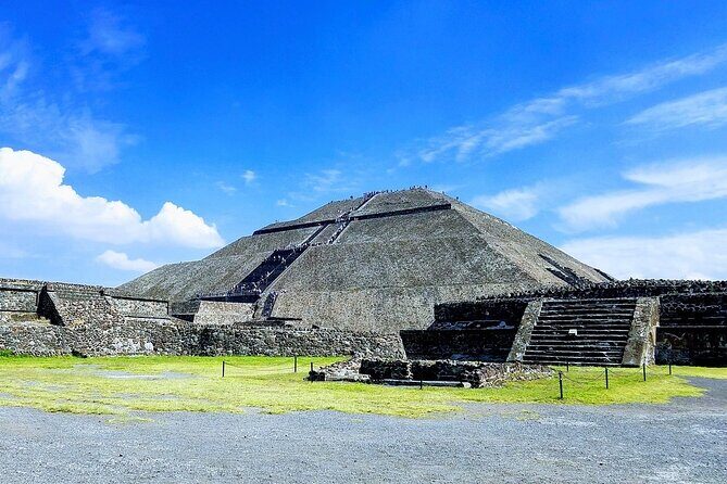 Tour to Teotihuacan by Panoramic Bus with Food Option - Key Points