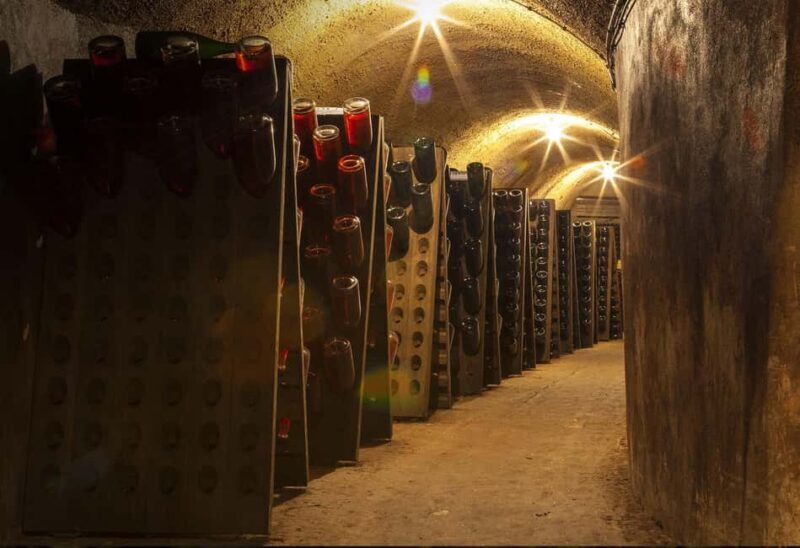 Tours-sur-Marne: Cellar Tour & Champagne Tasting - The Setting and Logistics