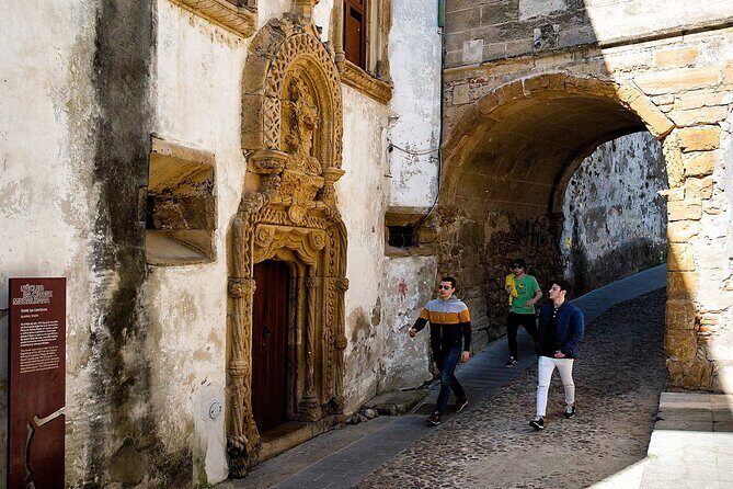 Tours_Coimbra_Voicemap Audio Tour_D23421 110804P415 Review - How to Make the Most of This Tour