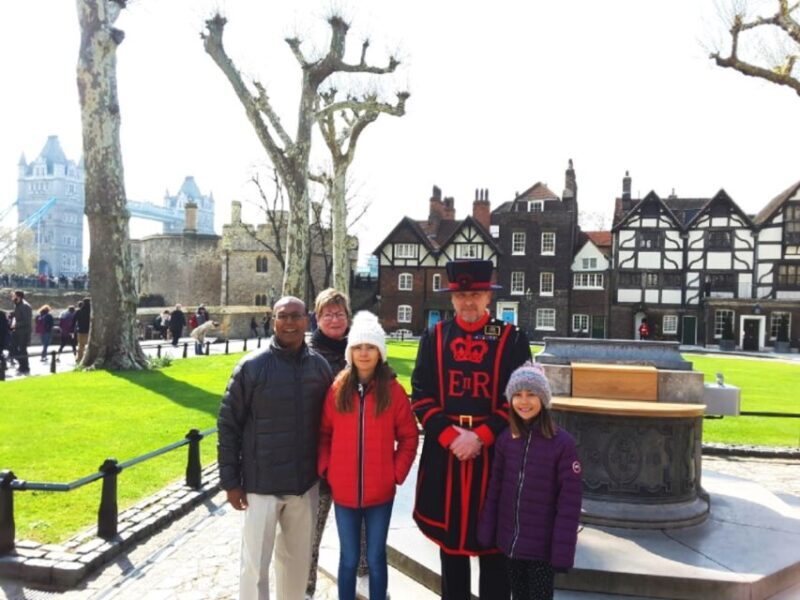 Tower of London and Tower Bridge Private Tour - Key Points