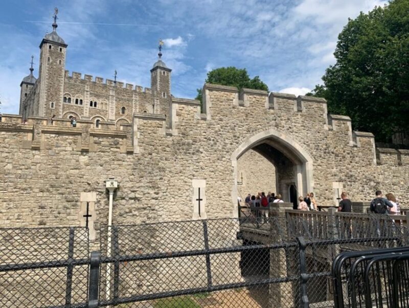 Tower of London: Early Access with Crown Jewels & Beefeaters - Is It Worth the Price?