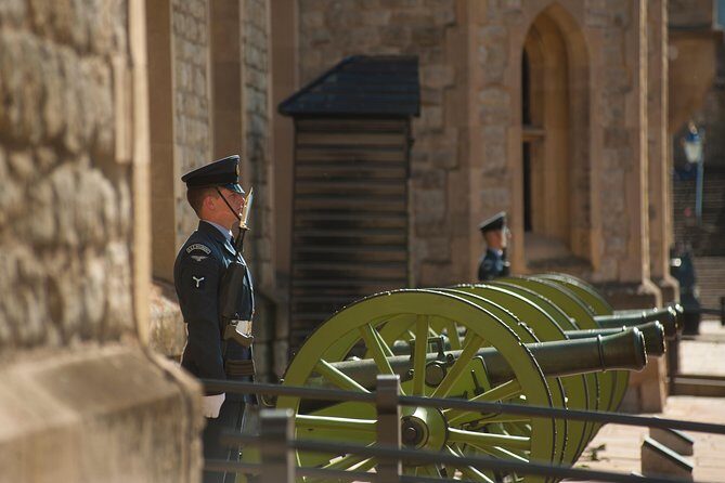 Tower of London Opening Ceremony, Boat Ride & Changing of Guard - Who Should Consider This Tour?