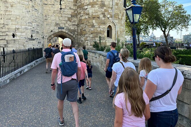Tower of London Private Tour with Blue Badge Guide - What to Expect from the Tour: A Deep Dive into the Itinerary