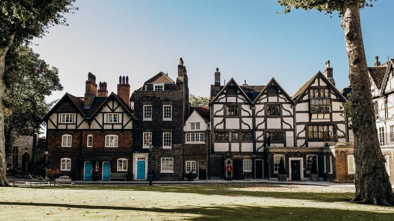 Tower of London Tour with Crown Jewels, plus River Cruise - The Bloody Tower and Torture Chamber