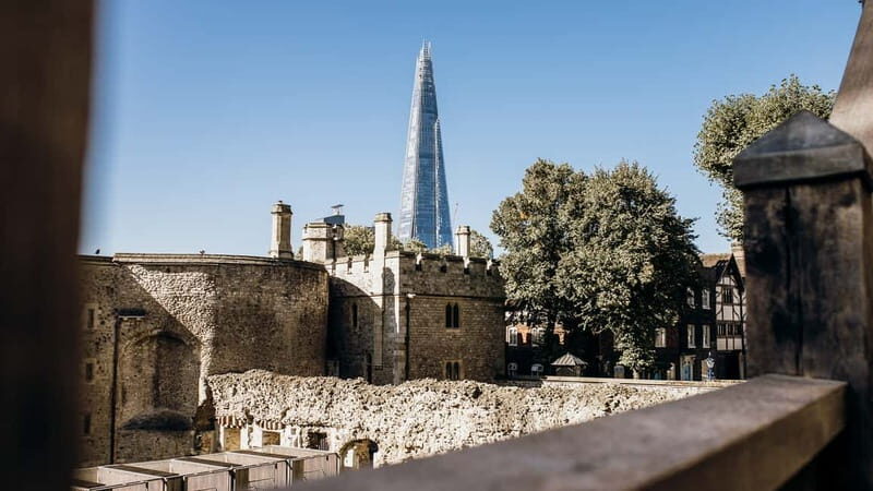 Tower of London Tour with Crown Jewels, plus River Cruise - Thames River Cruise: A Relaxing Finish