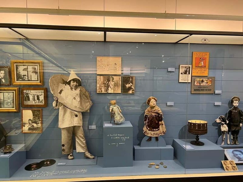 Toy Museum: toys belonging to Anna Maria and Salvador Dalí and García Lorca - A Closer Look at the Toy Museum Experience