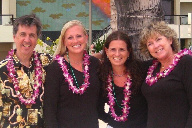 Traditional Airport Lei Greeting on Kona Hawai'i - What Is the Lei Greeting Experience?