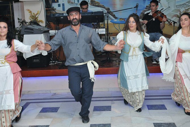 Traditional Greek Night live Music & Dinner Show in Santorini - Group Size and Atmosphere