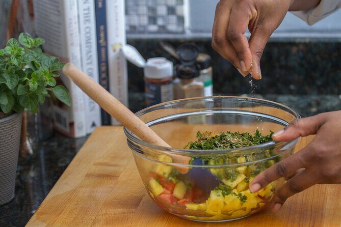 Traditional Mexican Salsa Cooking Class With Local Chef - Key Points