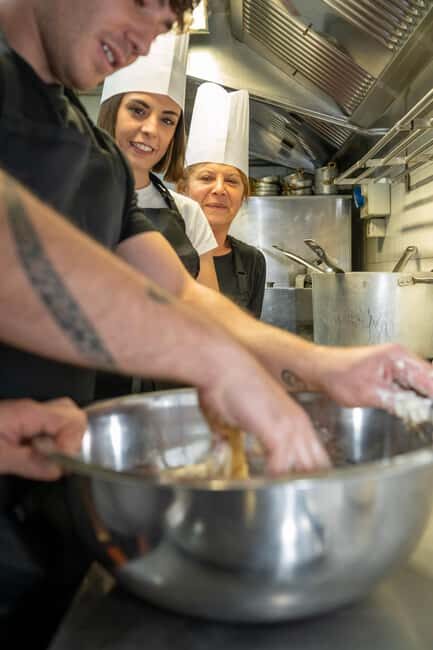 Traditional Pizza Cooking Class - Key Points