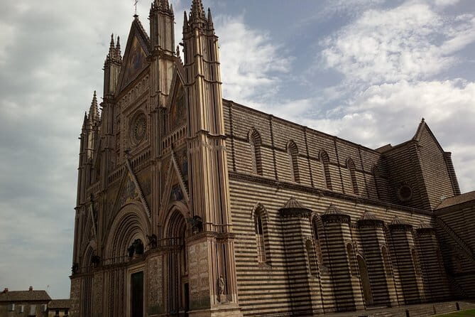 Transfer Fiumicino FCO Airport to/from Florence optional Orvieto Stop - The details that matter