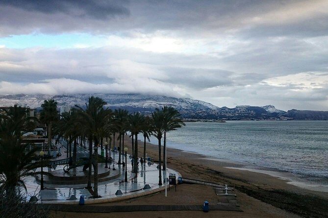 Transfer from Alicante airport to Albir in private Sedan car max. 3 passengers - FAQ