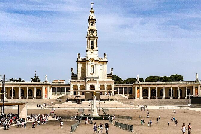 Transfer from Lisbon - Porto (Stopping in Óbidos, Nazaré and Aveiro) - FAQ