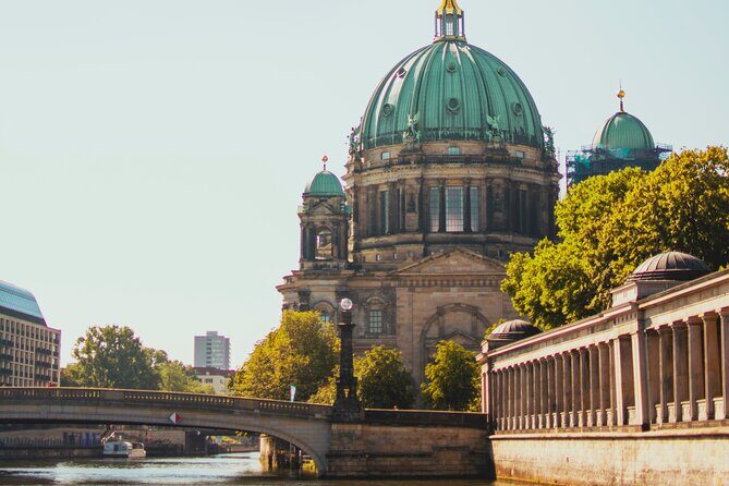 Transfer from Munich to Berlin: Private daytrip with 2 hours for sightseeing - FAQ