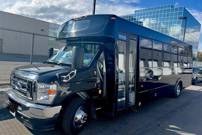 Transfer from Pearson Airport to Toronto by 24 Passenger Bus - Key Points