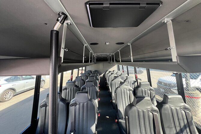 Transfer from Pearson Airport to Toronto by 24 Passenger Bus - What to Expect from This Transfer Service