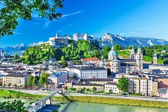 Transfer from Prague to Salzburg with Tour Stop in Cesky Krumlov - What Makes This Tour Special?