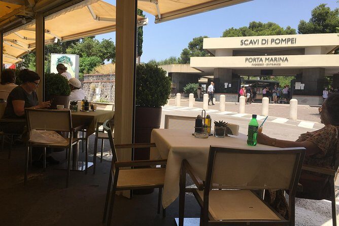 Transfer Naples to Positano and stop in Pompeii - Who Would Love This Tour?