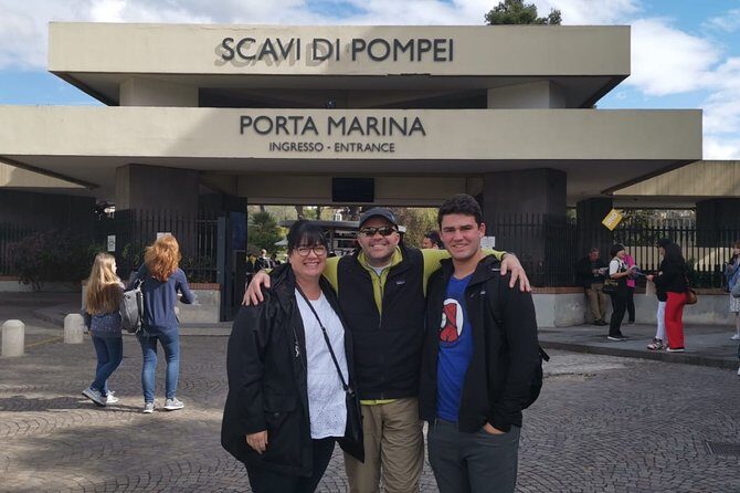 Transfer Sorrento to/from Rome optional Pompeii Stop - The Experience of the Pompeii Stop