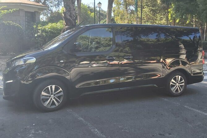 Transfer to Porto with Óbidos, Nazaré and Aveiro - Óbidos: Medieval Magic in a Walled Town