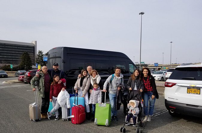 Traslado Privado del Aeropuerto EWR a Hoteles en NYC cada hora - The Bottom Line