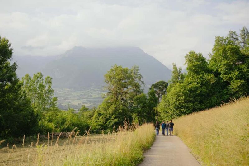Trentino Agriconda: AgriBreak: an authentic snack surrounded by nature - Meeting the Farm Animals