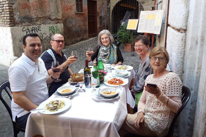 Trevi Fountain, Pantheon, and Campo Dei Fiori Market Food and Wine Tour - Group size, comfort, and staying together