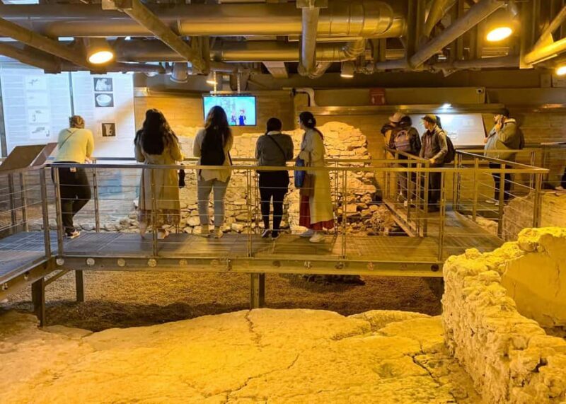 Trevi Fountain Tour: Explore Ancient Aqueduct & Roman Ruins - Key Points